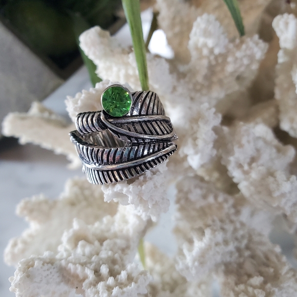 Silver Tone Stretch Ring with Green Stone 💥3 for $24💥 - Picture 15 of 15